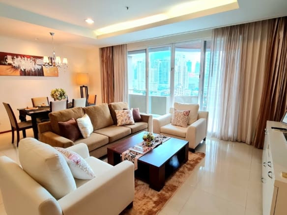 Piyathip Place