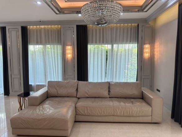 Two Grande Monaco Bangna-Wongwaen