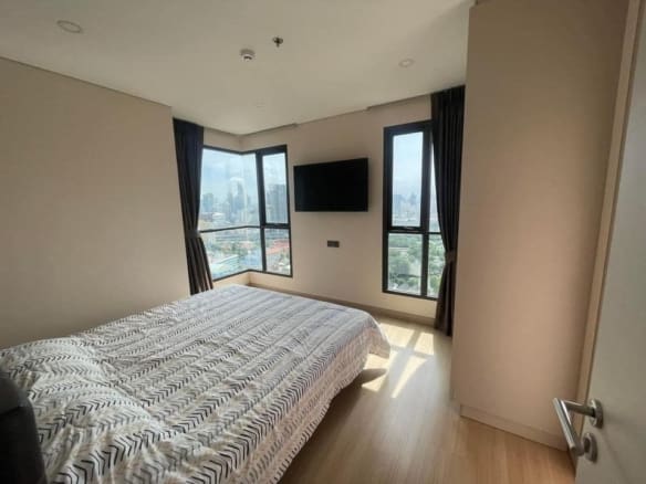 Lumpini Suite Phetchaburi-Makkasan