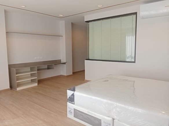 Sathorn 111