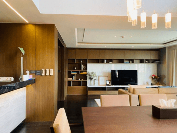 The Crest Sukhumvit 24
