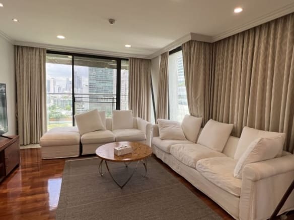 New House condominium