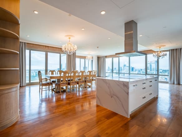 185 Rajadamri