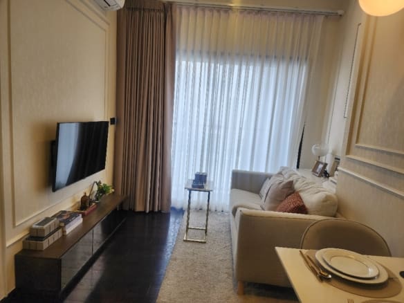 Hampton Thonglor 10