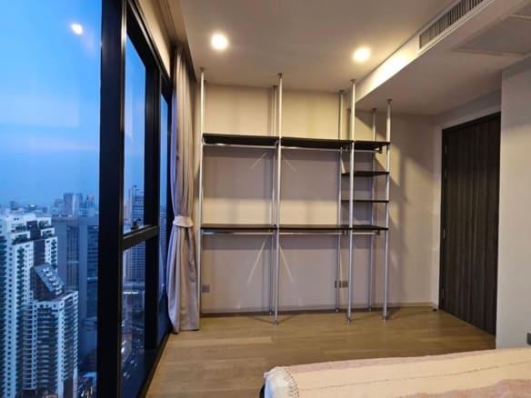 ASHTON Asoke