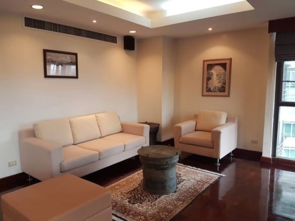 Baan Somthavil