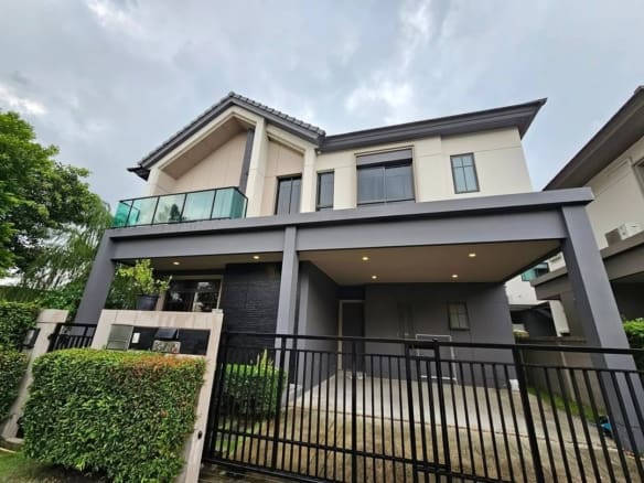 Bangkok Boulevard Sathorn-Pinklao 2
