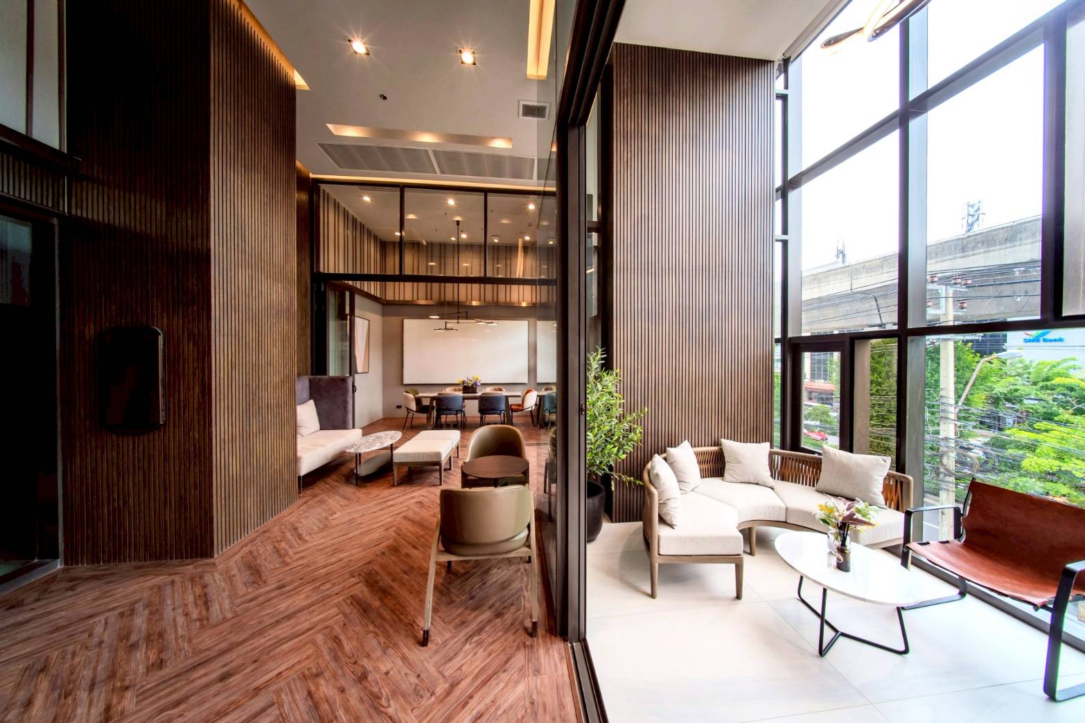 554895 Piti Sukhumvit 101