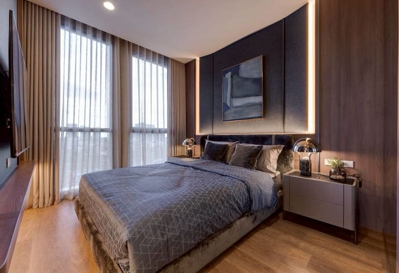 The Issara Sathorn