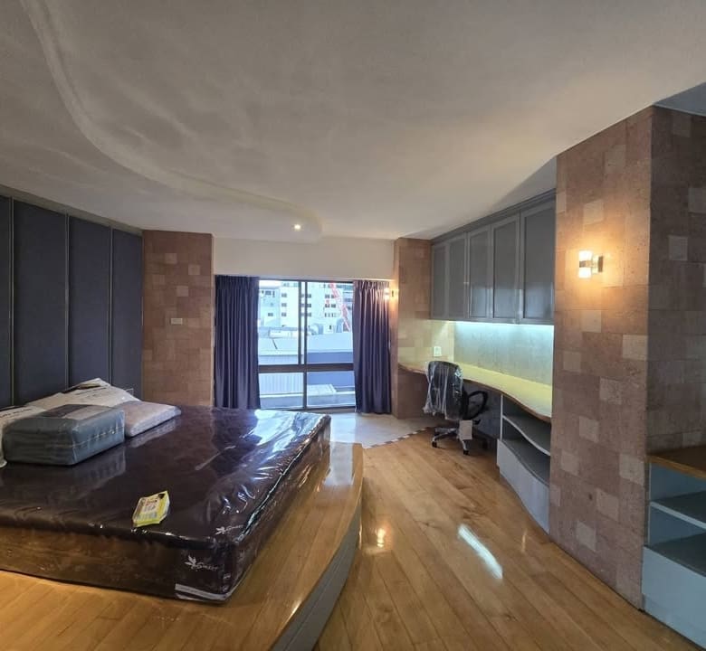 Sithakarn Condominium