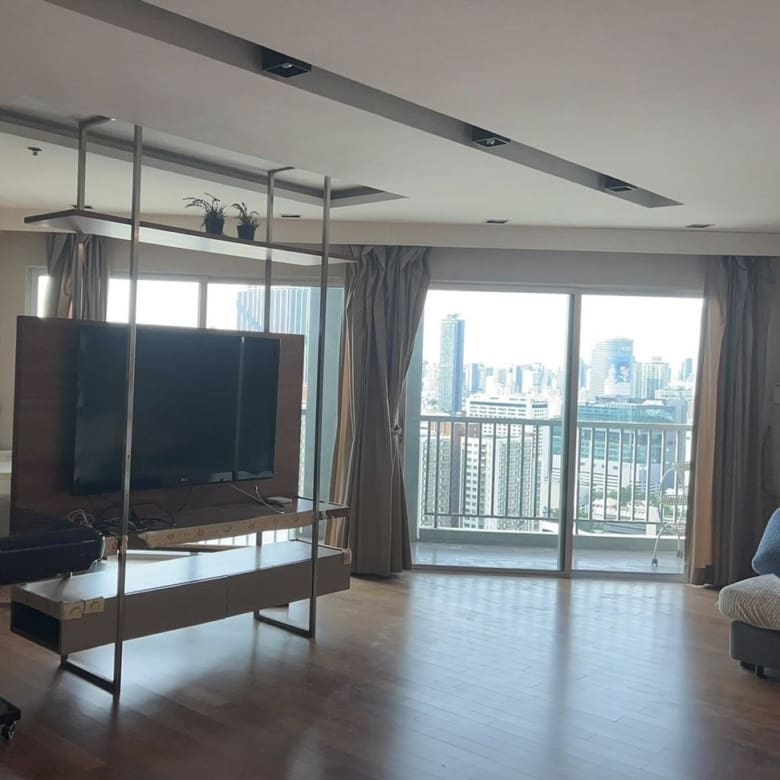 Belle Grand Rama 9