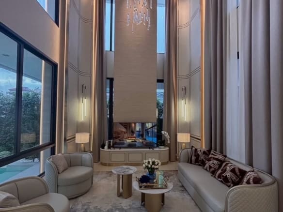 Luxury Home in Ekkamai