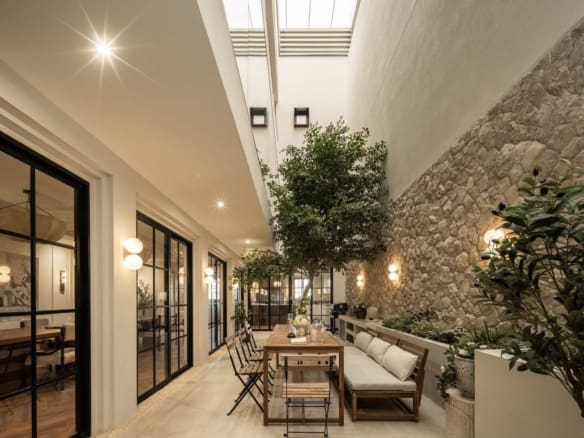 Luxury Home Office Sukhumvit 101