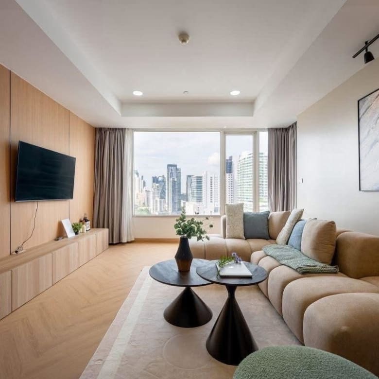 Hampton Thonglor 10