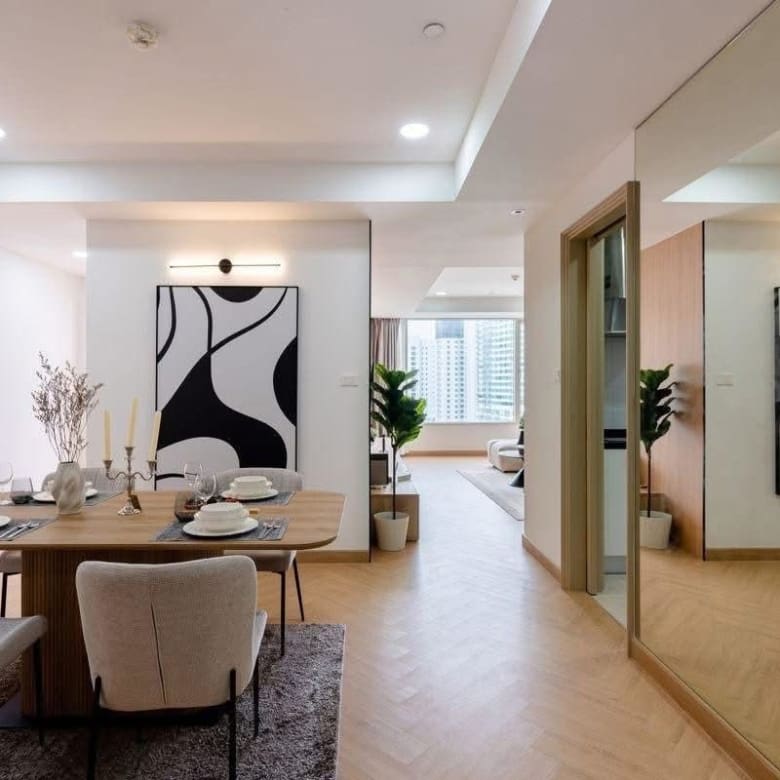 Hampton Thonglor 10