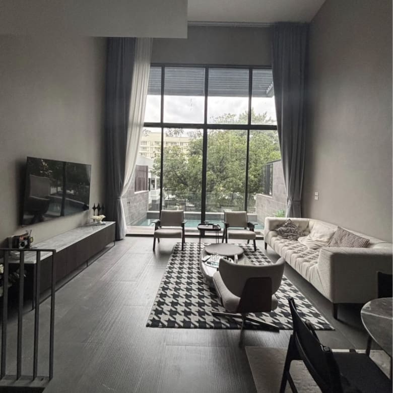 Luxury House in Thonglor 25 with Private pool