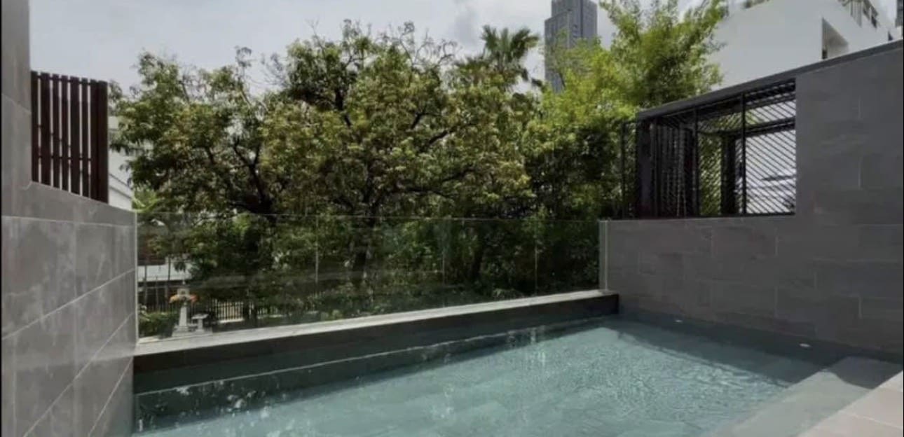 Luxury House in Thonglor 25 with Private pool