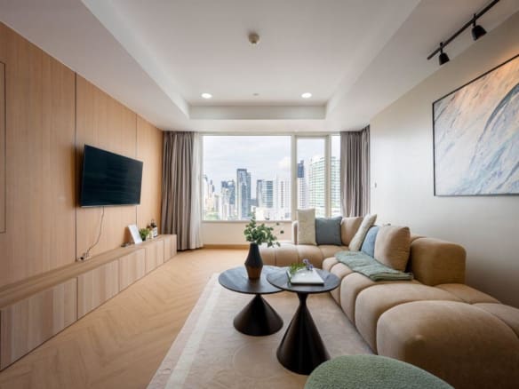 Hampton Thonglor 10