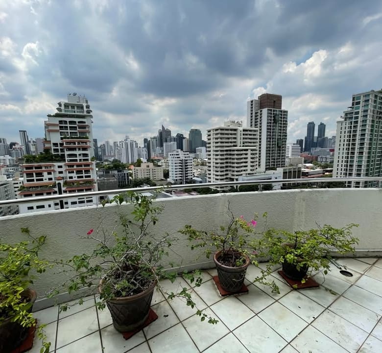 Supalai Place Sukhumvit 39
