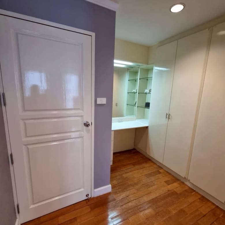 Supalai Place Sukhumvit 39