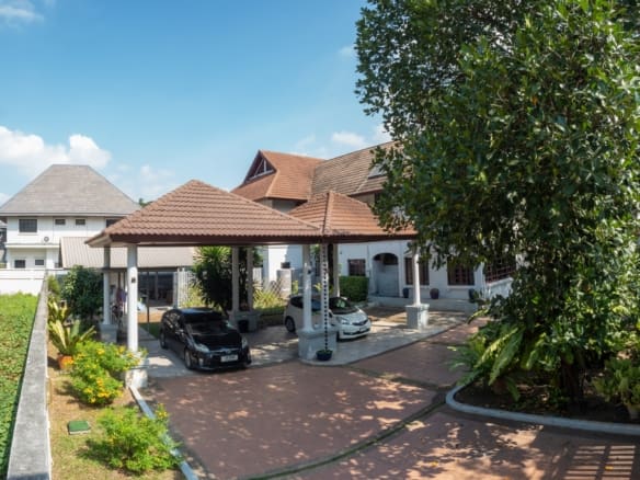 Navatanee Residence
