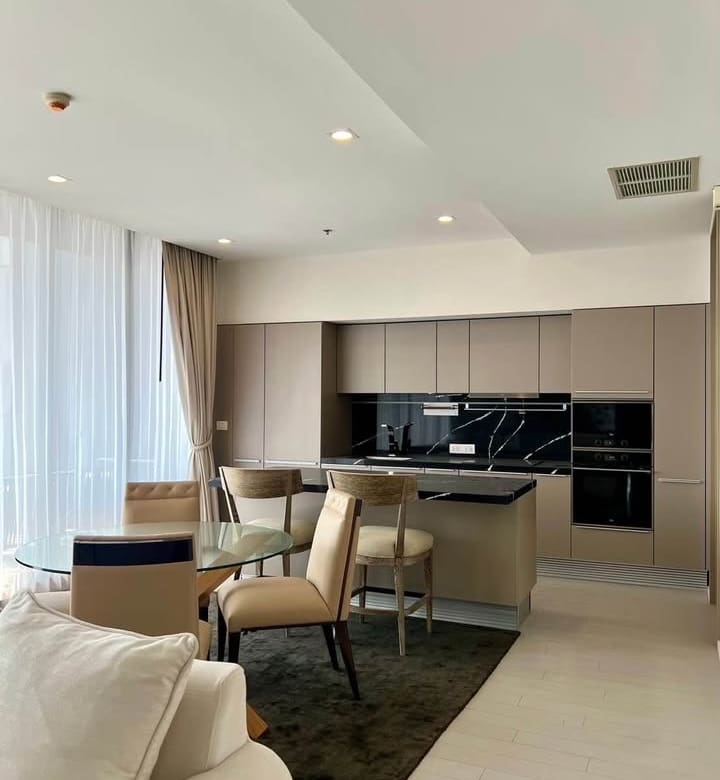 Noble Ploenchit