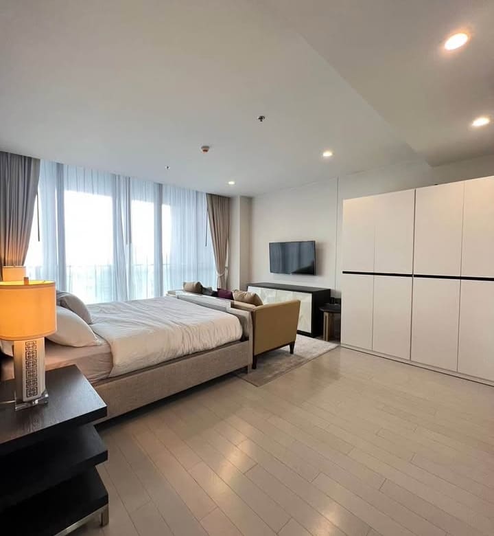 Noble Ploenchit