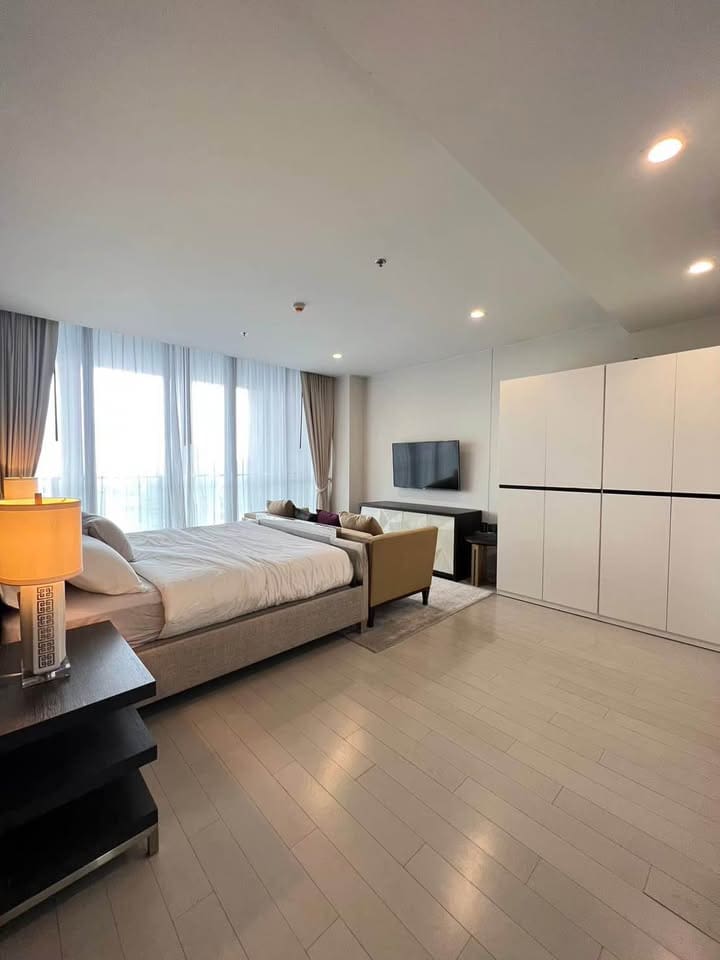 Noble Ploenchit