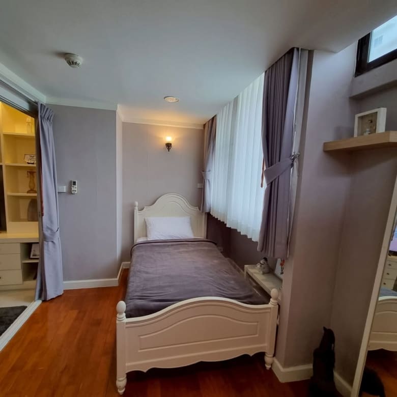 Supalai Place Sukhumvit 39