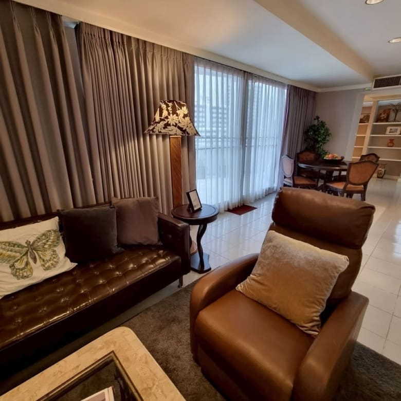 Supalai Place Sukhumvit 39
