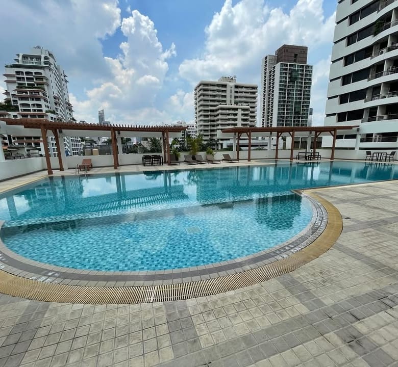 Supalai Place Sukhumvit 39