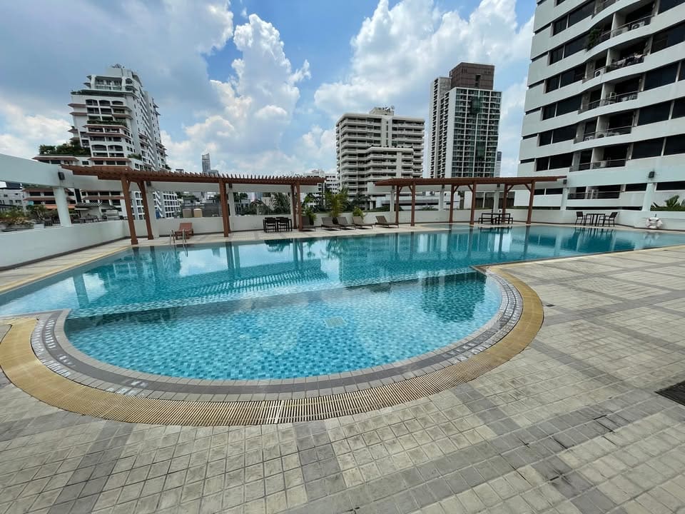 Supalai Place Sukhumvit 39