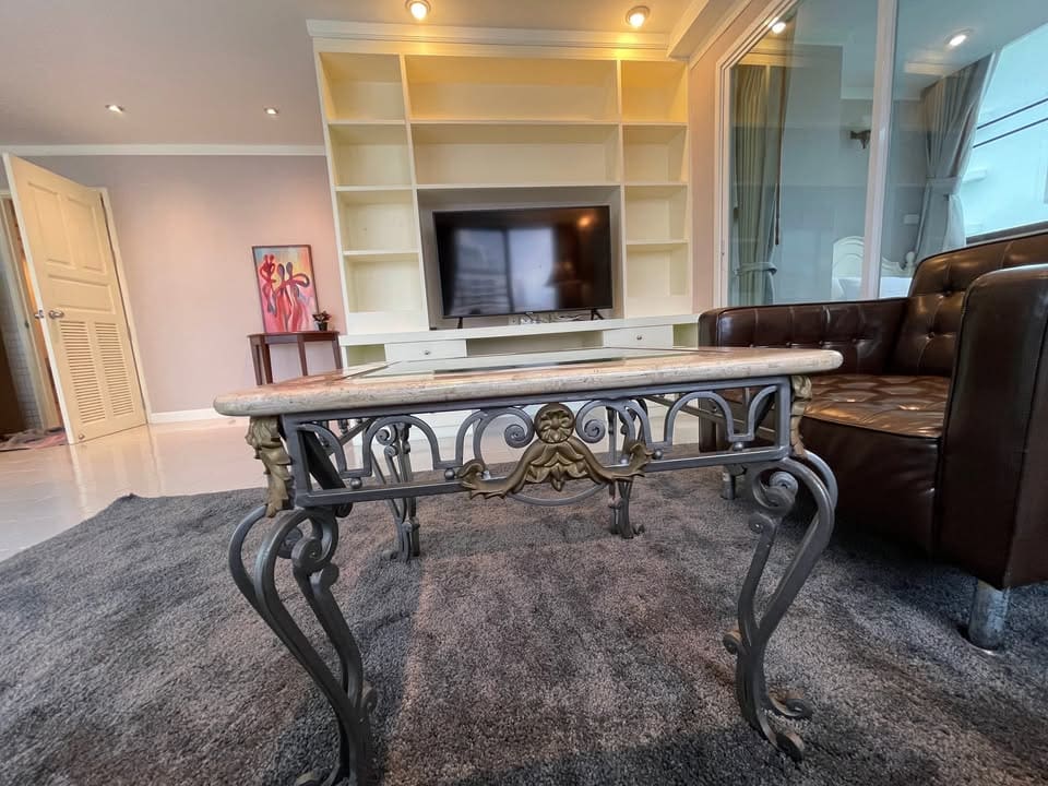 Supalai Place Sukhumvit 39