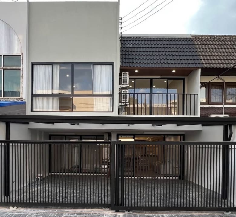 Townhouse Ekamai 22