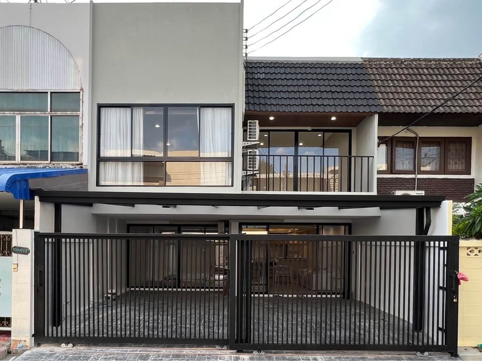 Townhouse Ekamai 22