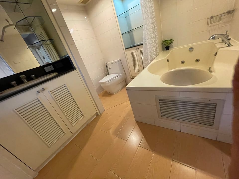 Supalai Place Sukhumvit 39