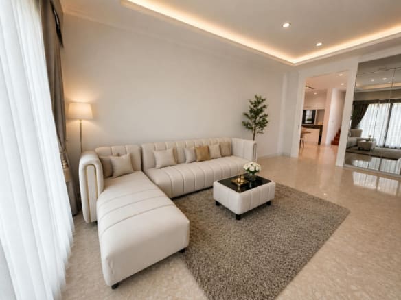 Bangkok Boulevard Rama 9-Srinakarin