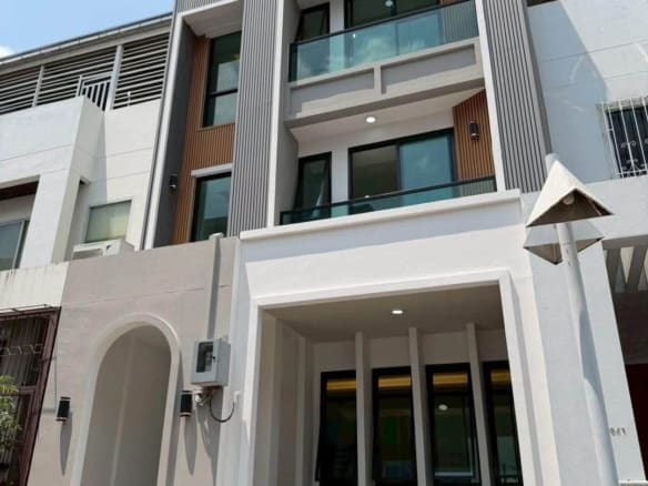 Single House Sukhumvit 101
