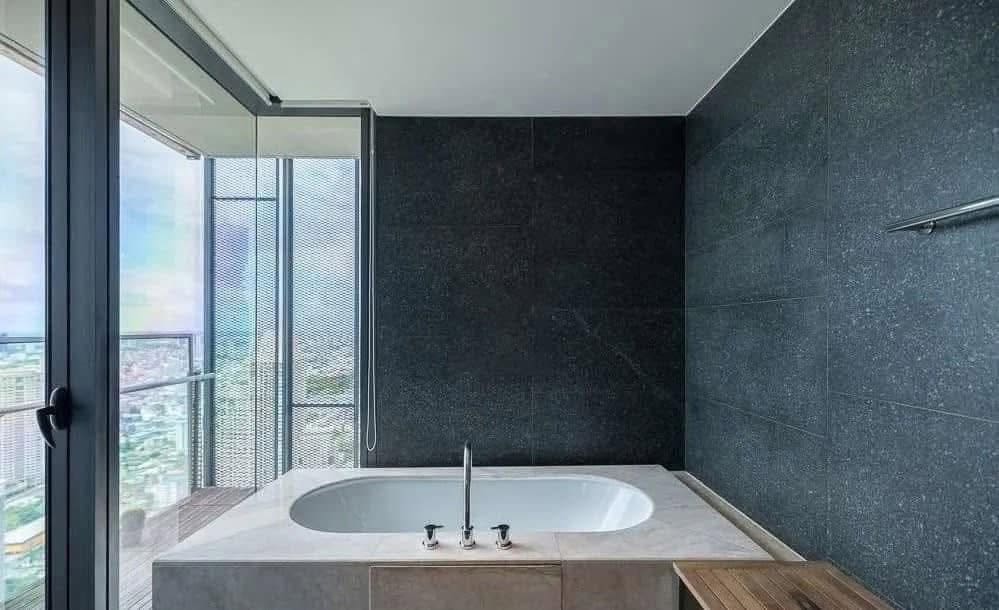 The Met Sathorn