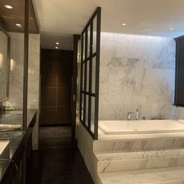 The Crest Sukhumvit 24