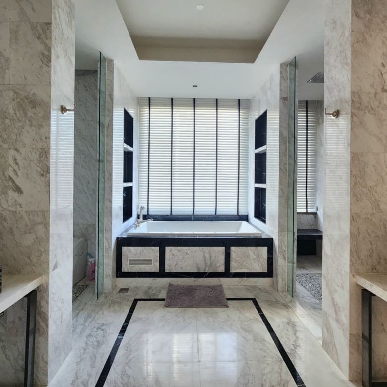 The Residences At Mandarin Oriental