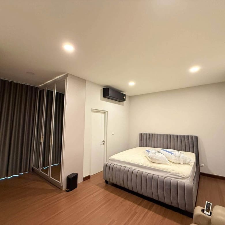 The City Sathorn-Suksawat