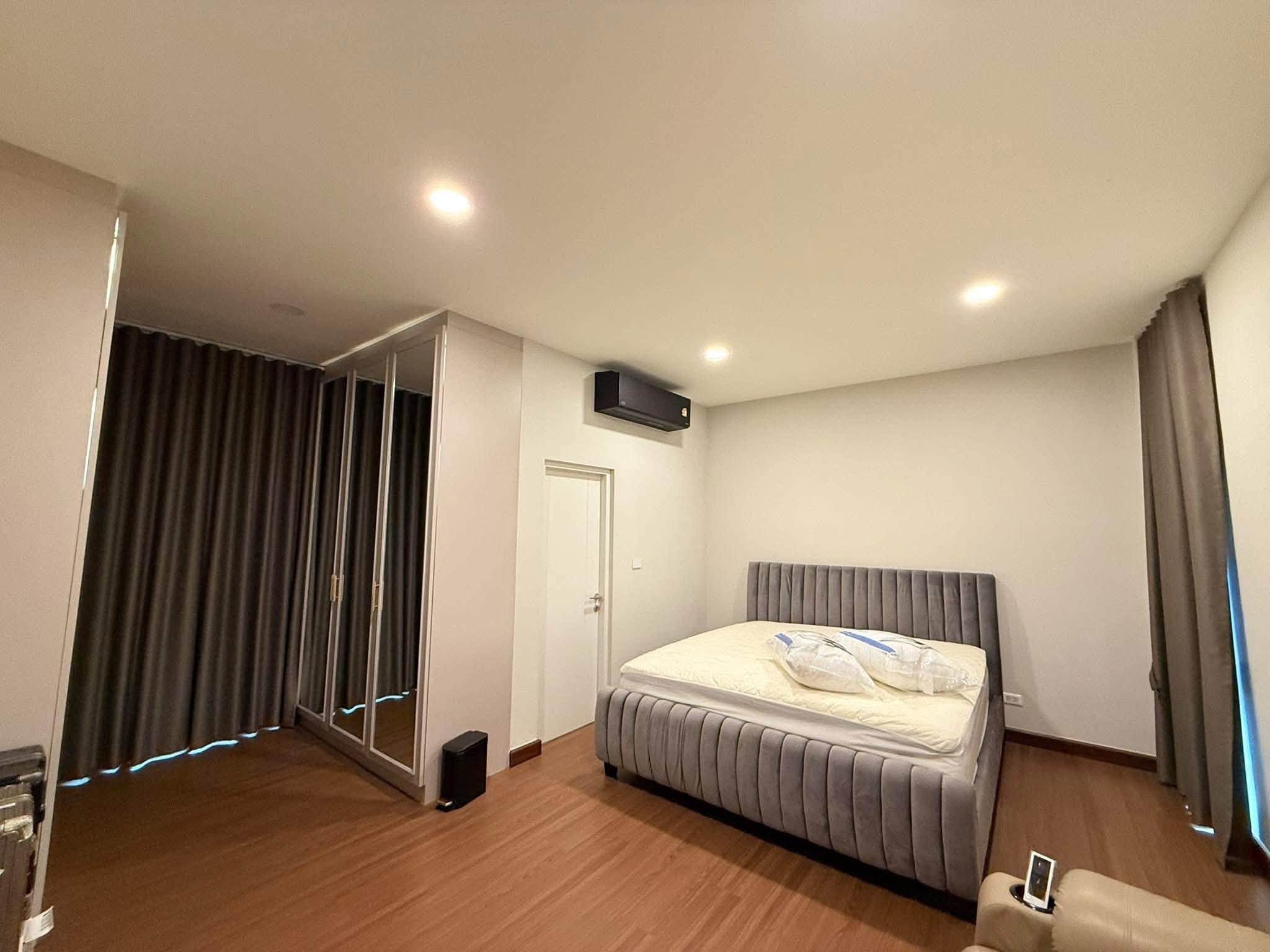 The City Sathorn-Suksawat