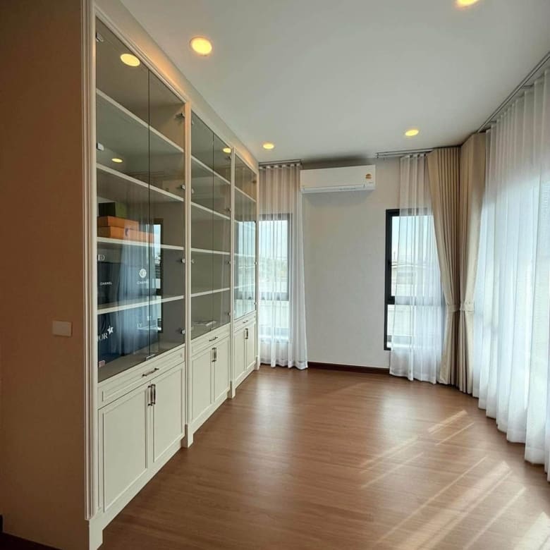 The City Sathorn-Suksawat