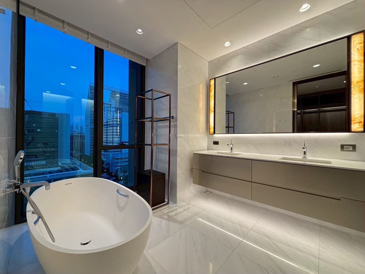 The Residences at Sindhorn Kempinski