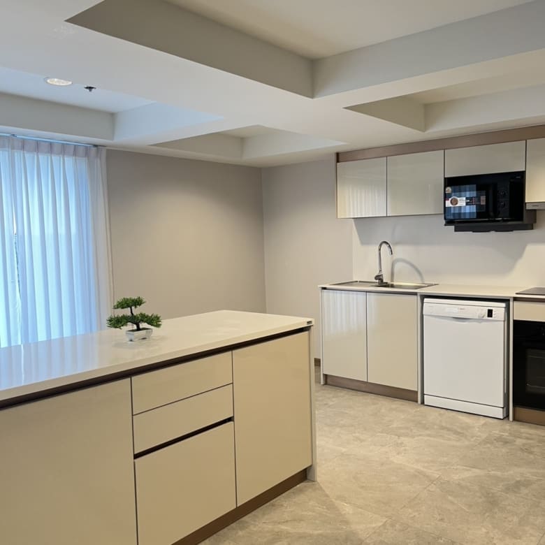 Sathorn 111