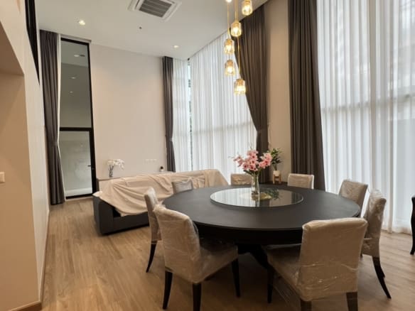 Sathorn 111