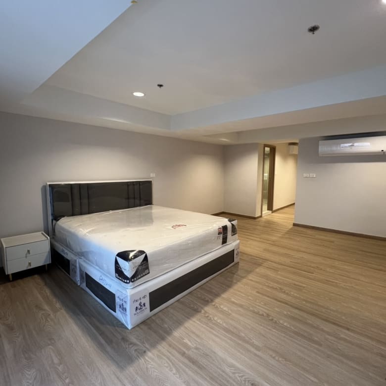 Sathorn 111