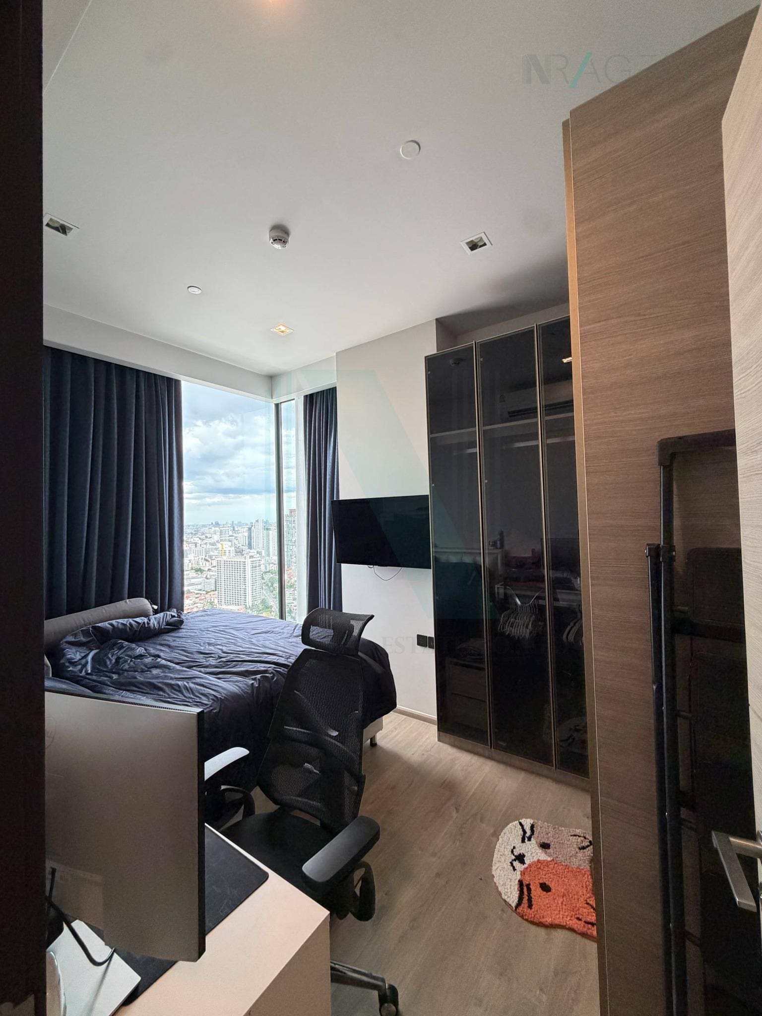 The Crest Park Residences