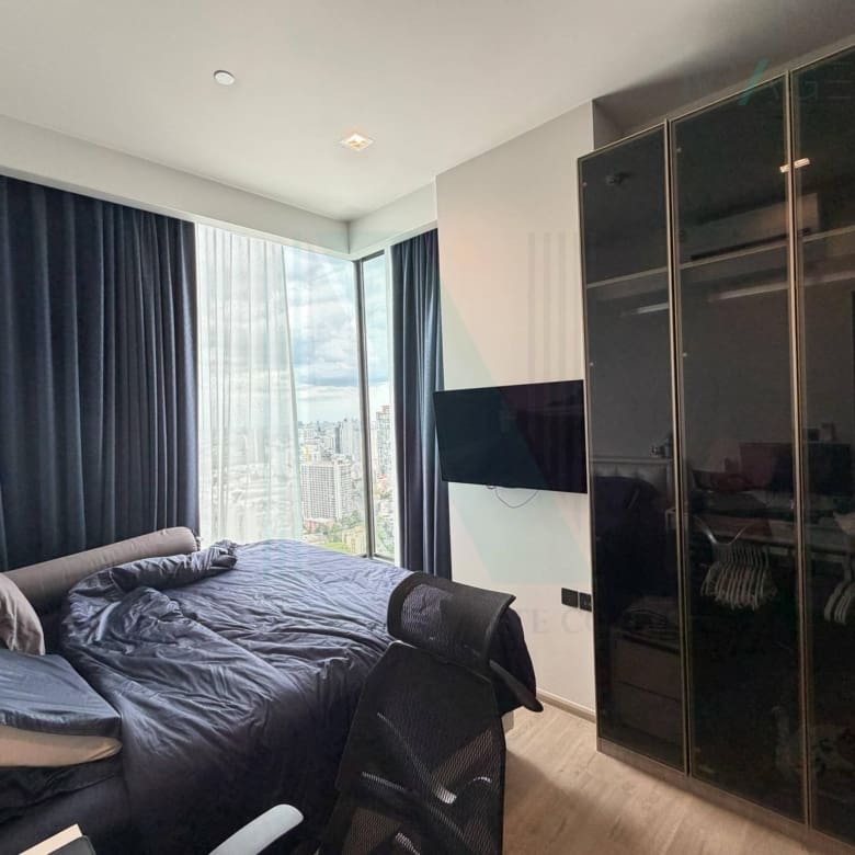 The Crest Park Residences